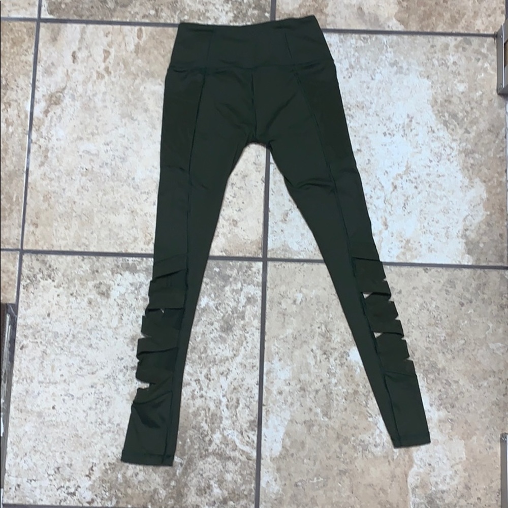 💚Victoria Secret X Victoria Sport Mesh Leggings💚